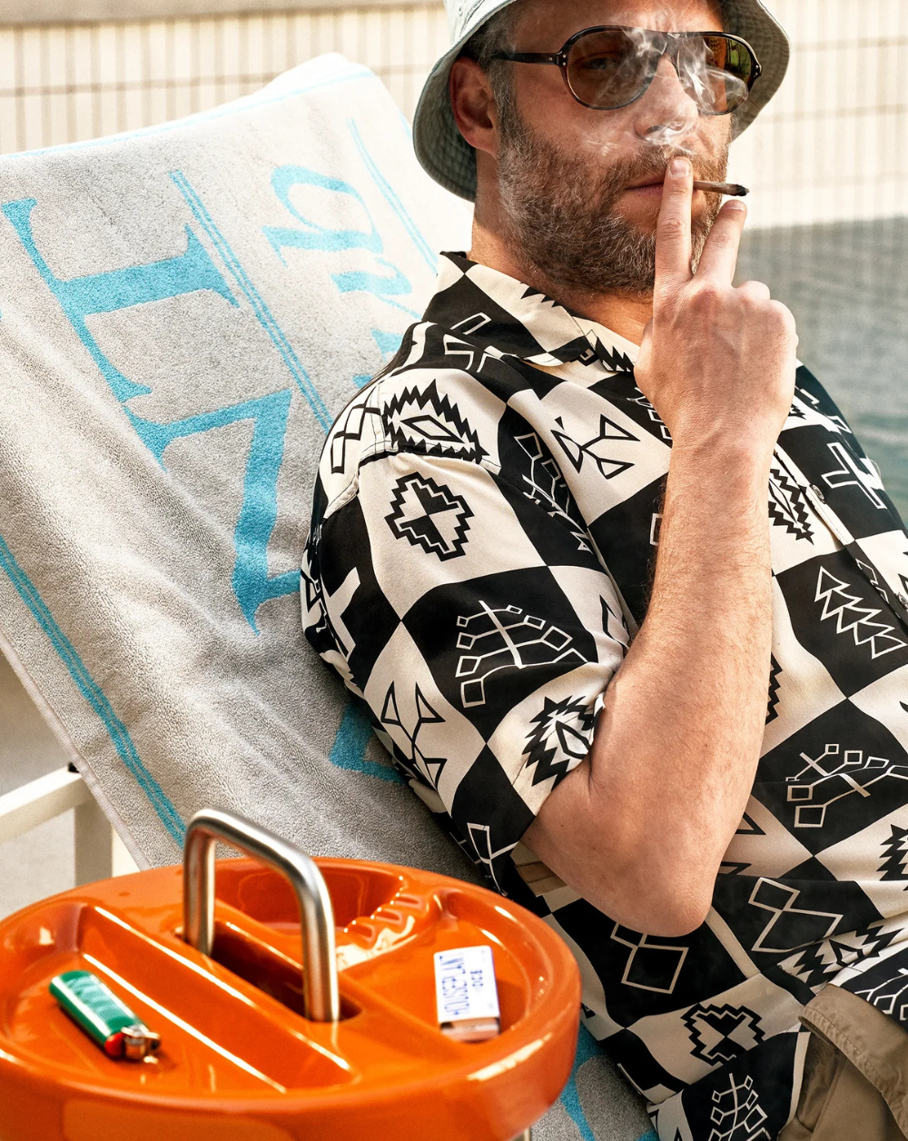 Side Table Ashtray (Color: Naranja)