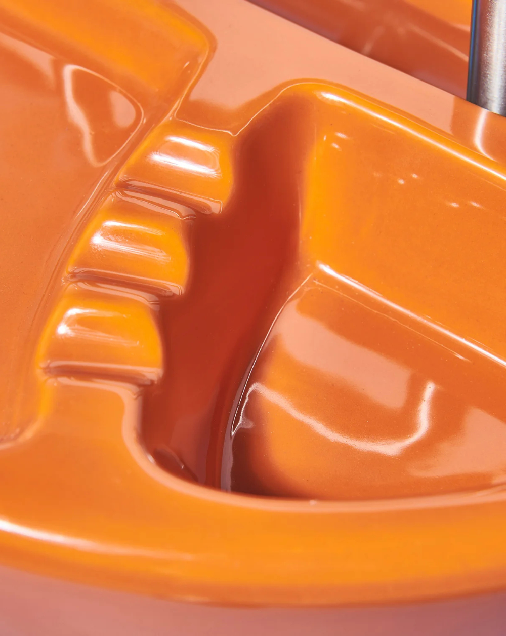 Side Table Ashtray (Color: Naranja)