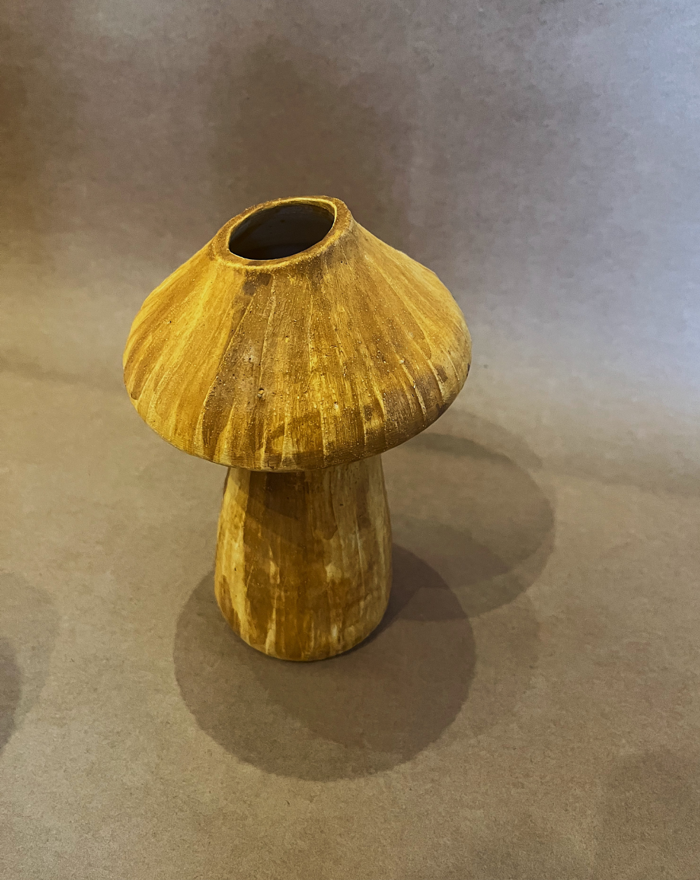 Fungi Vase color Mostaza