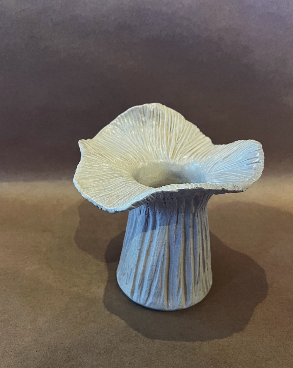 Fungi Fleur Vase Bajo color crudo