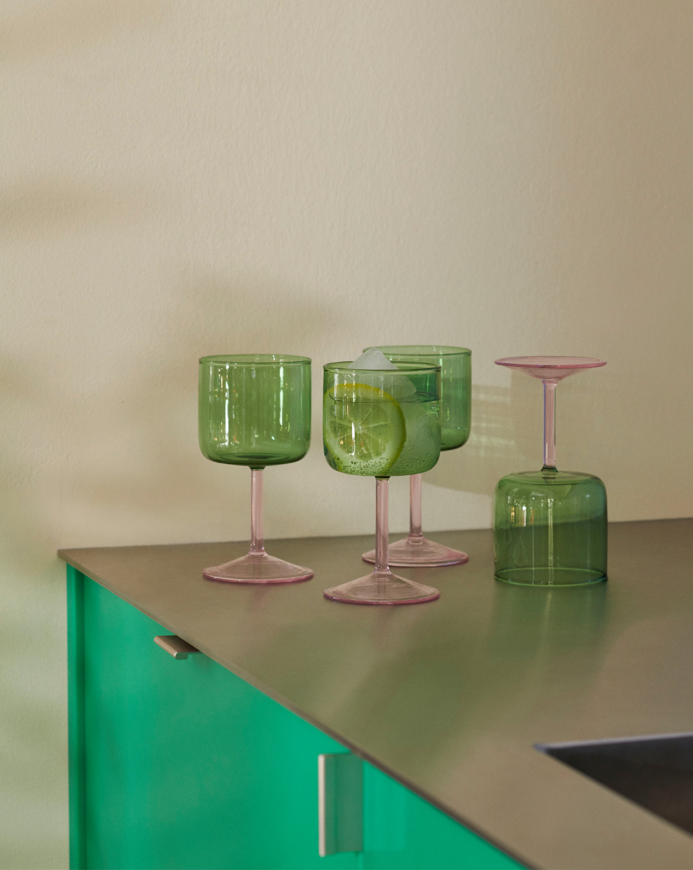 Tint Wine Glasses - Set of 2 (Color: Green & Pink)