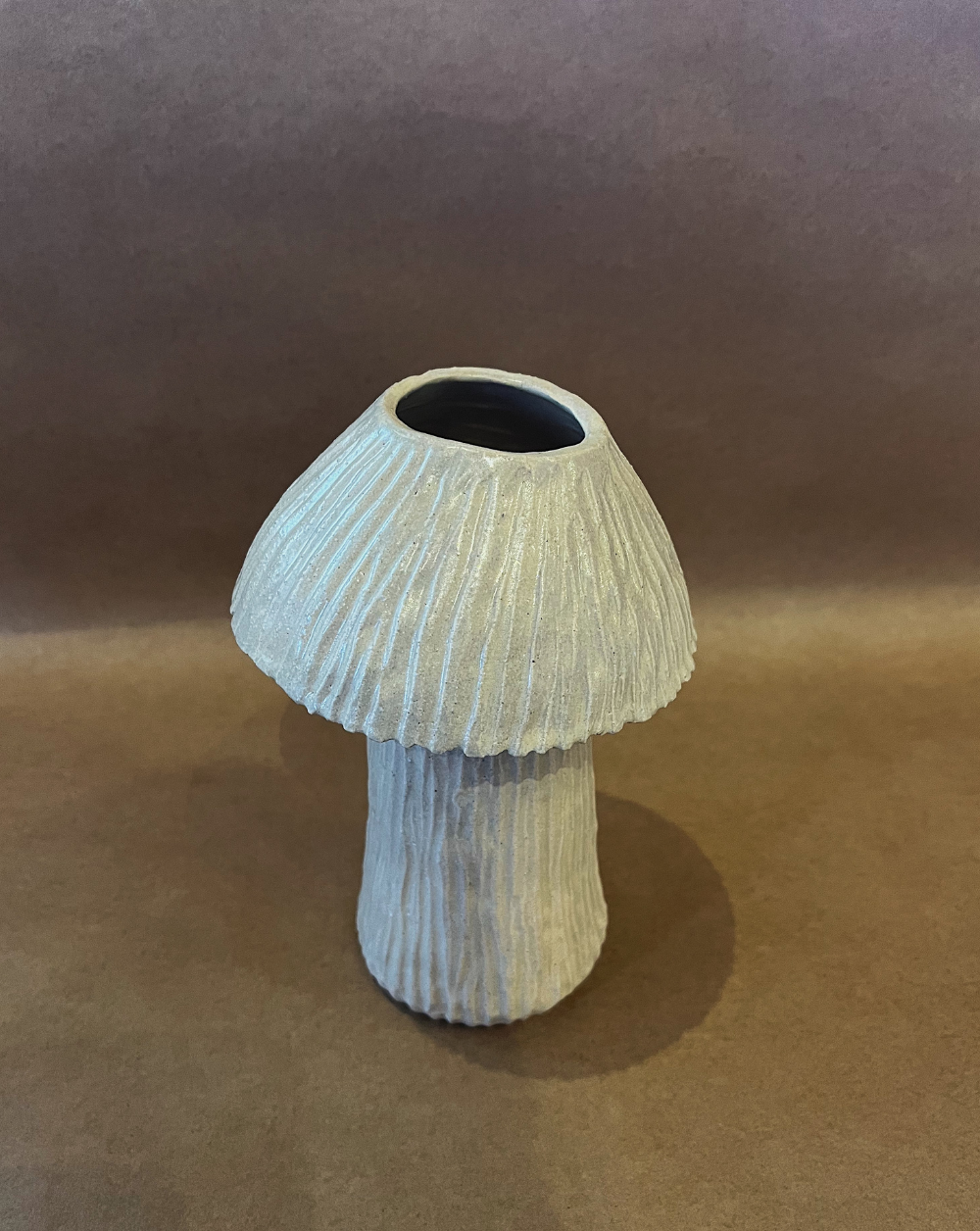 Fungi Vase color crudo